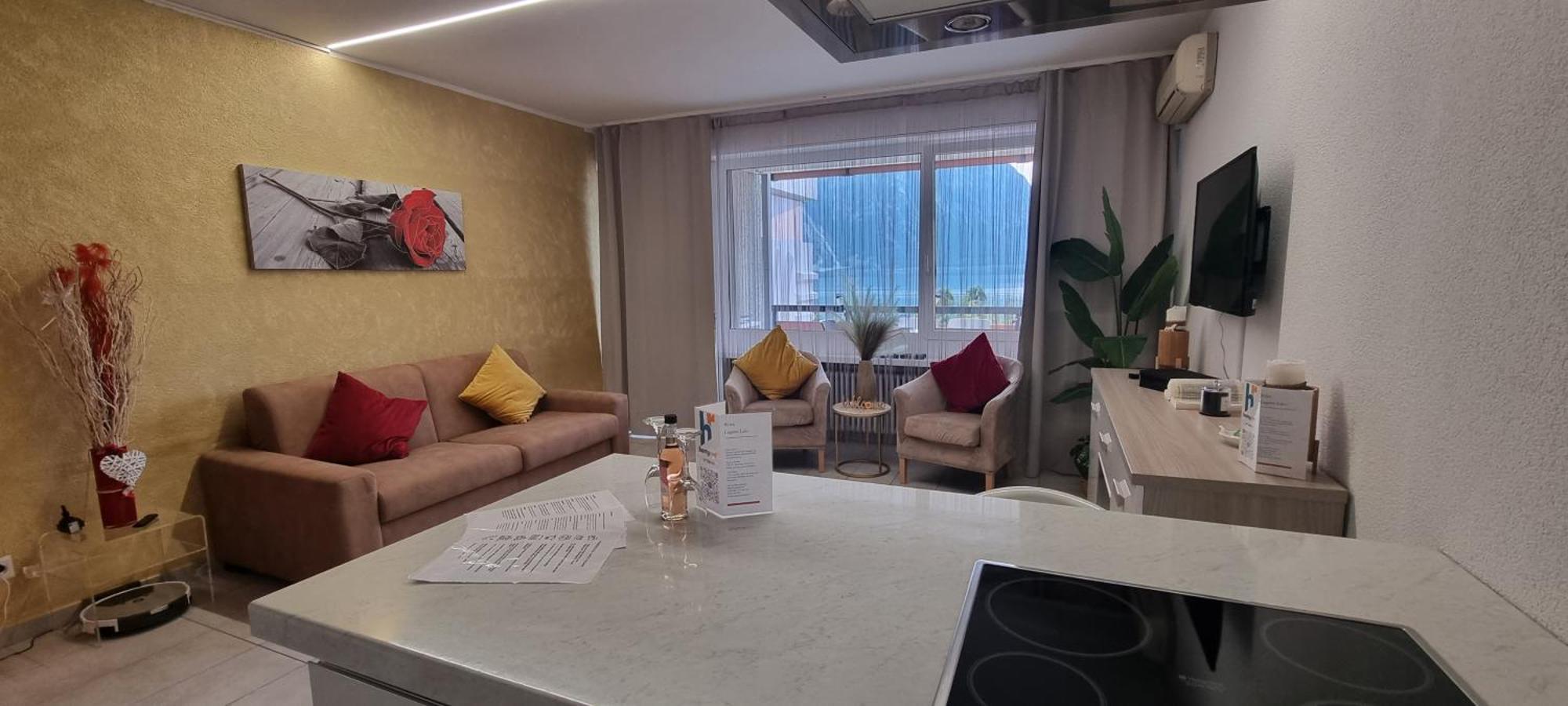 Relax-Lugano Lake Bissone Bilik gambar